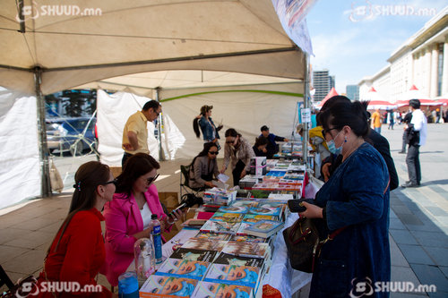 Номын баяр энэ сарын 18-20-ны өдрүүдэд Сүхбаатарын талбайд болно